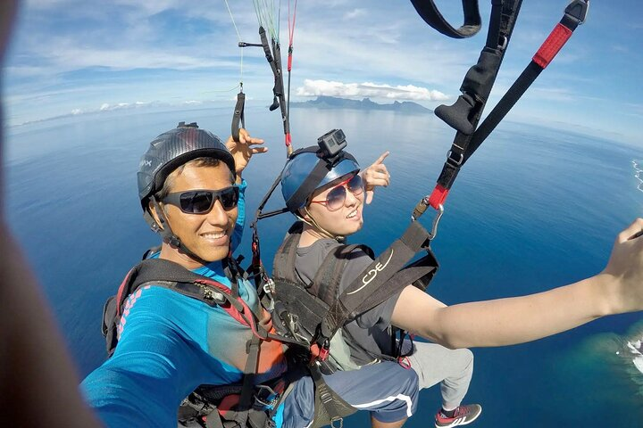 Tour of the island of Tahiti and its peninsula WITH paragliding flight - Photo 1 of 25